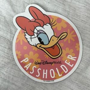 Daisy Walt Disney World passholder magnet